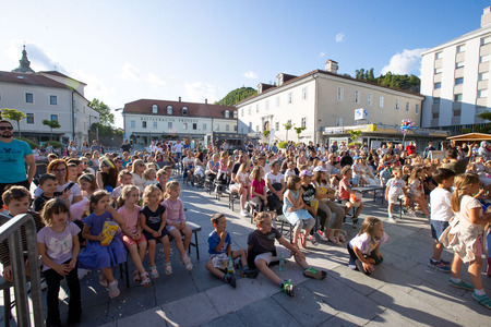 Tinko Celinko 9.7 (18)